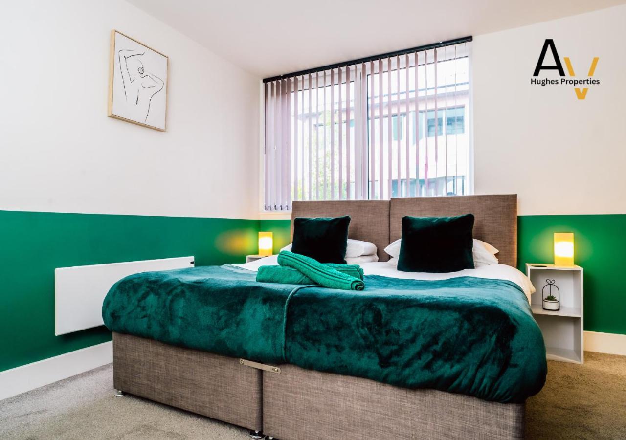 Stylish Two Bedroom Apartment by AV Hughes Properties Milton Keynes Exterior photo