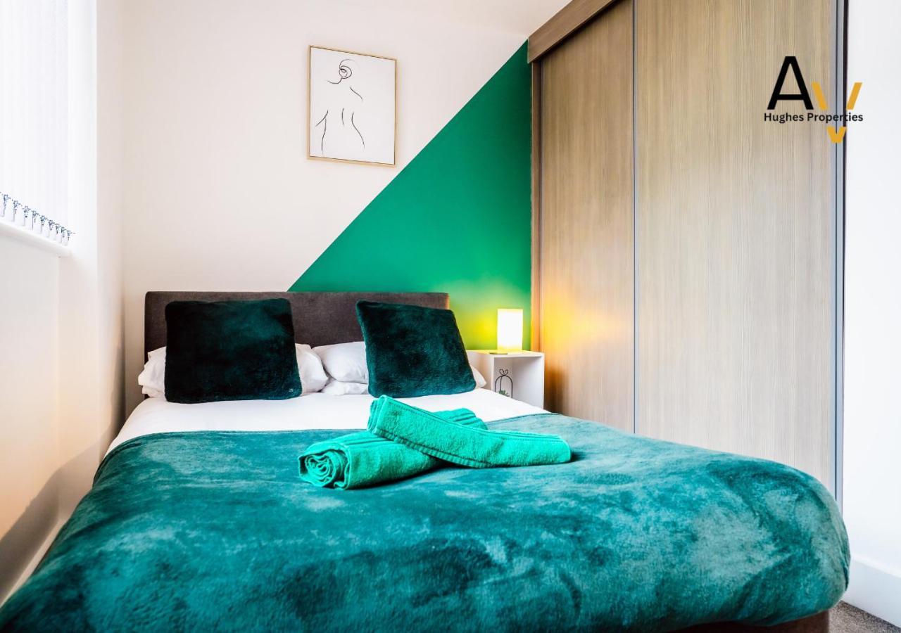 Stylish Two Bedroom Apartment by AV Hughes Properties Milton Keynes Exterior photo